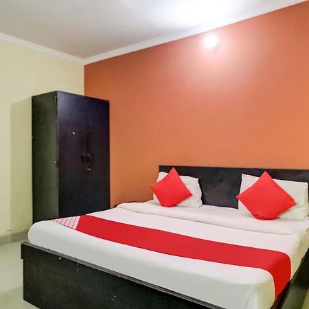 Oyo Hotel R K Residency Γκουργκάον Εξωτερικό φωτογραφία