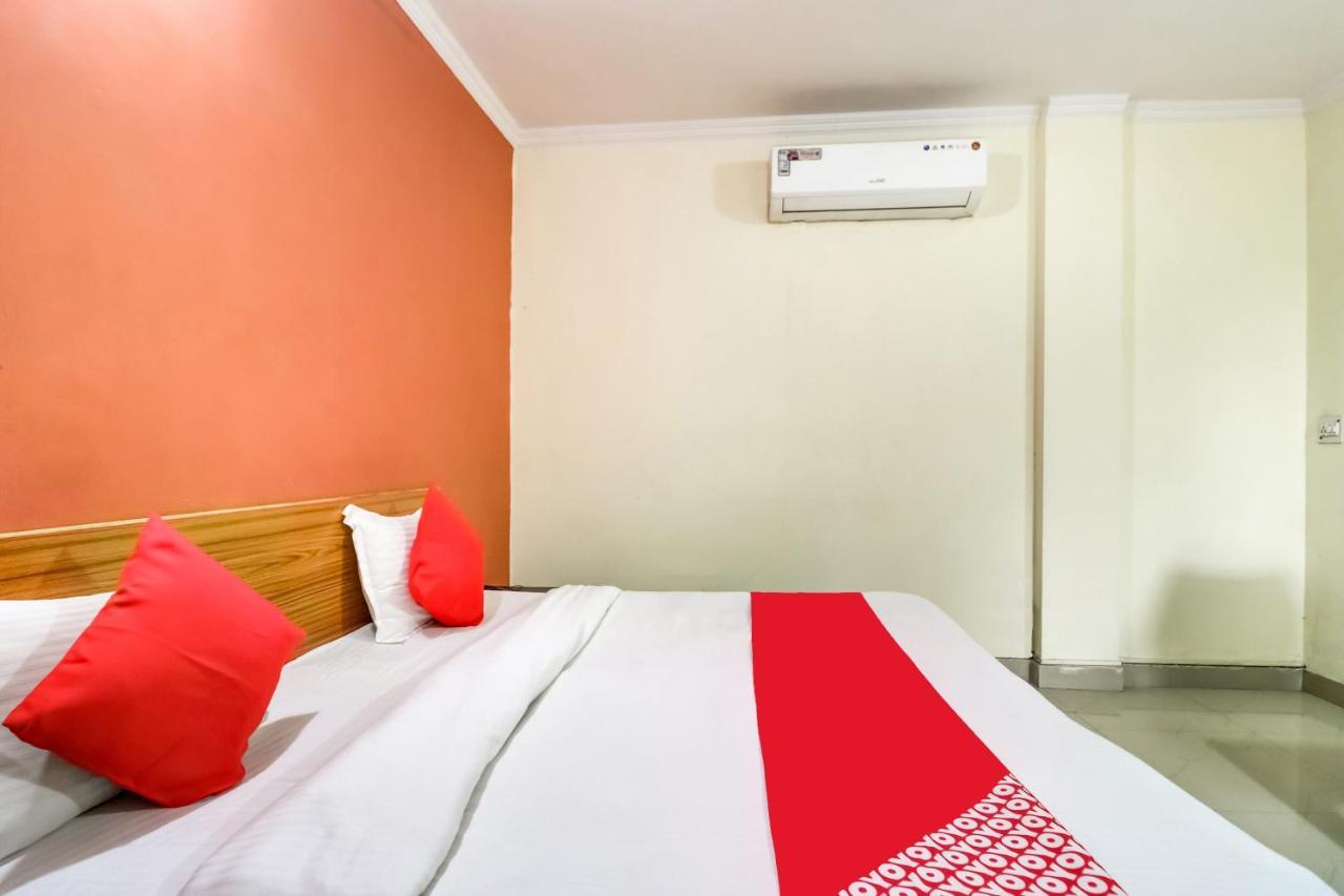 Oyo Hotel R K Residency Γκουργκάον Εξωτερικό φωτογραφία