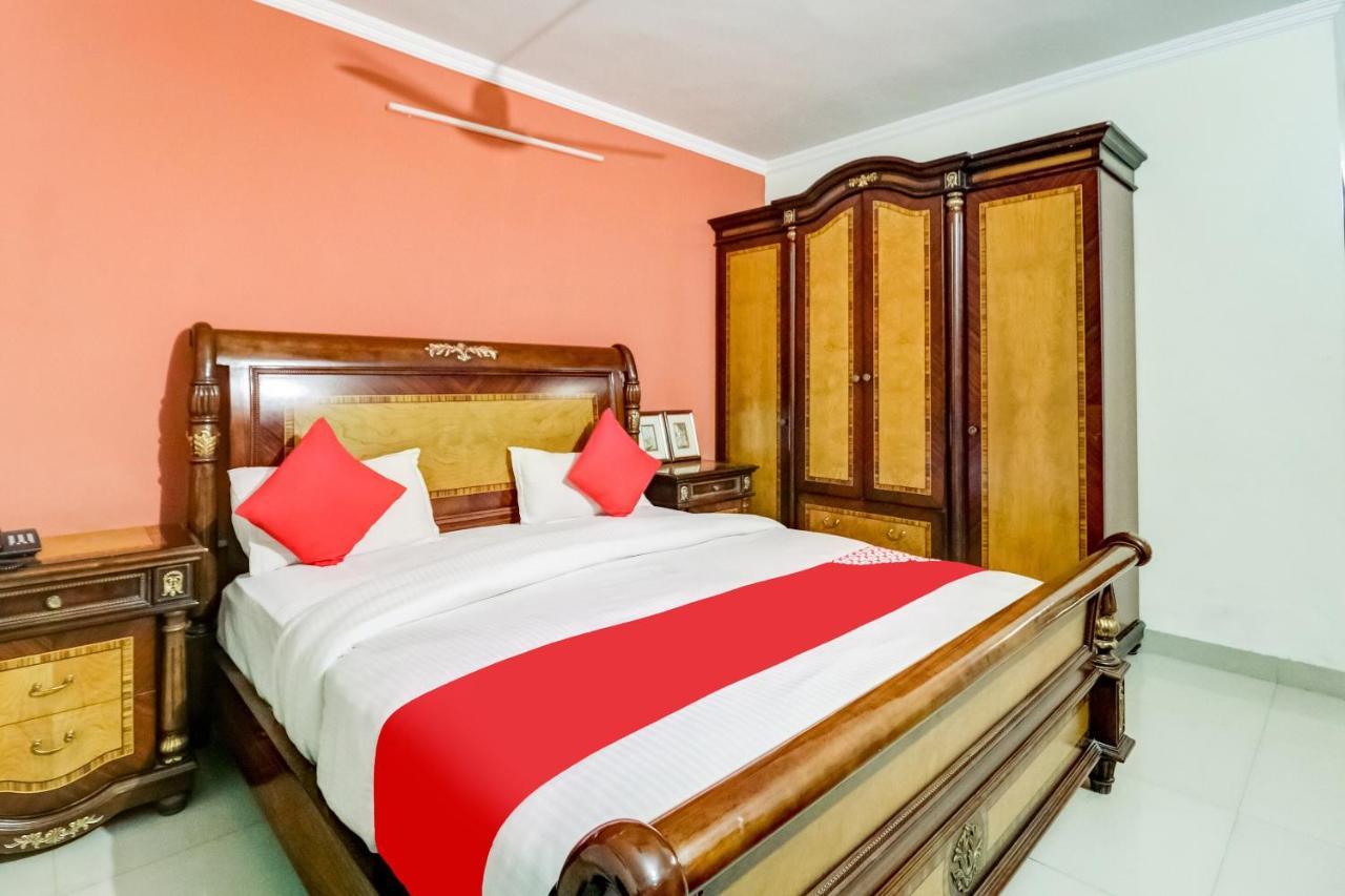 Oyo Hotel R K Residency Γκουργκάον Εξωτερικό φωτογραφία