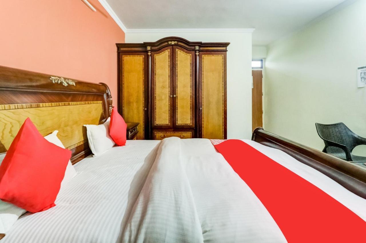 Oyo Hotel R K Residency Γκουργκάον Εξωτερικό φωτογραφία