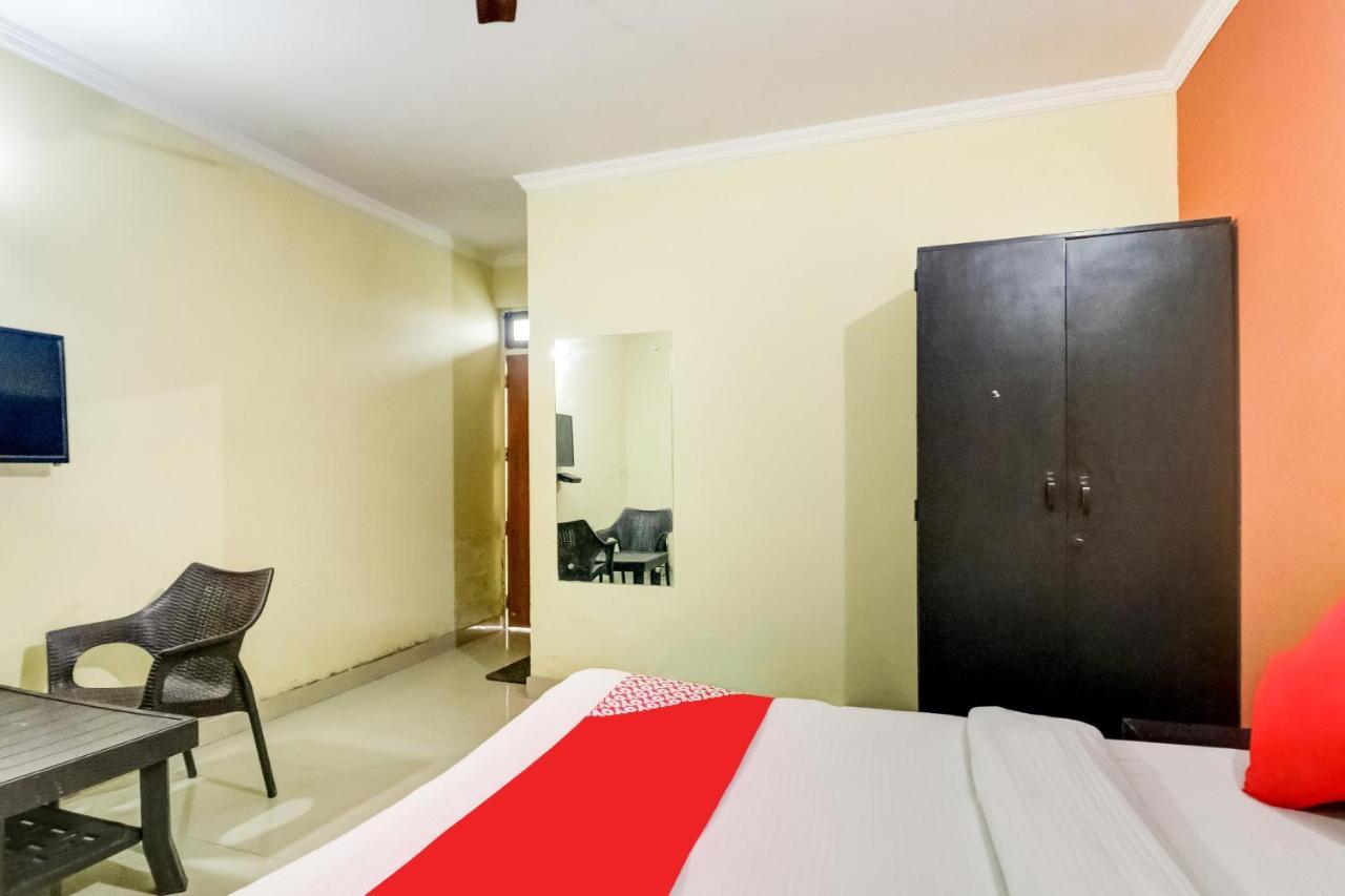 Oyo Hotel R K Residency Γκουργκάον Εξωτερικό φωτογραφία