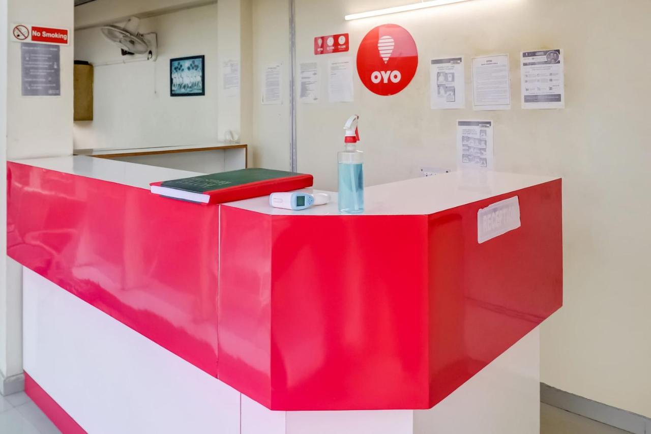 Oyo Hotel R K Residency Γκουργκάον Εξωτερικό φωτογραφία