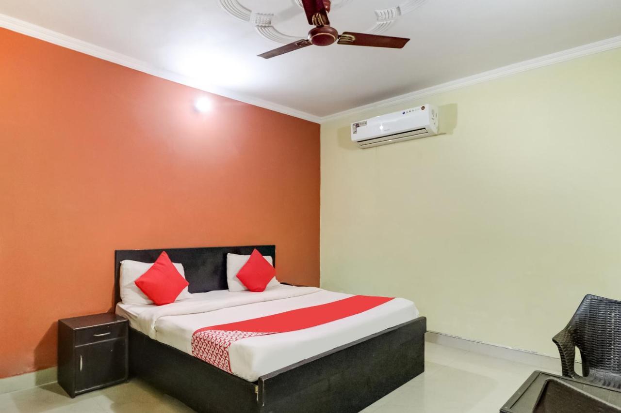 Oyo Hotel R K Residency Γκουργκάον Εξωτερικό φωτογραφία