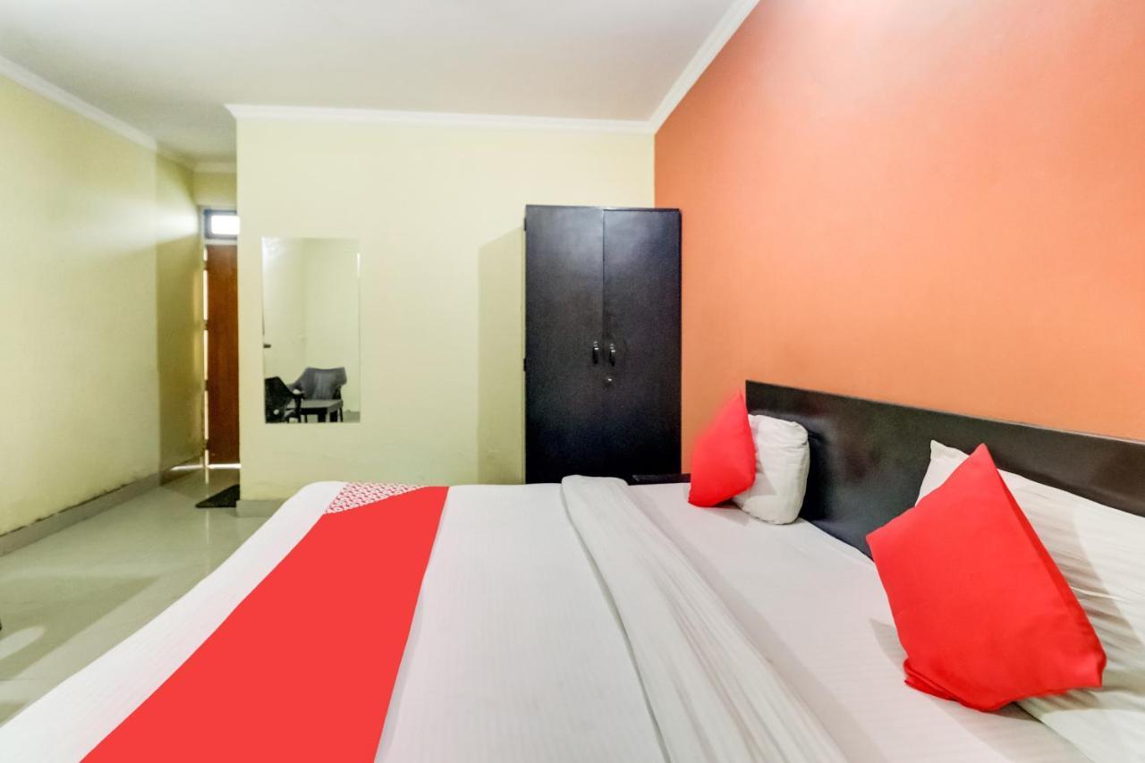 Oyo Hotel R K Residency Γκουργκάον Εξωτερικό φωτογραφία